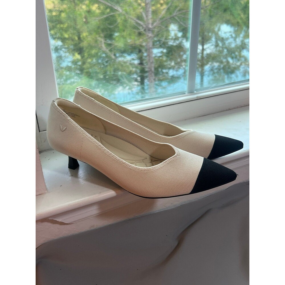 VIVAIA Scarlett Pointed Toe Kitten Heel in Ivory & Black Women’s Size 43 NWOT! - Picture 2 of 12